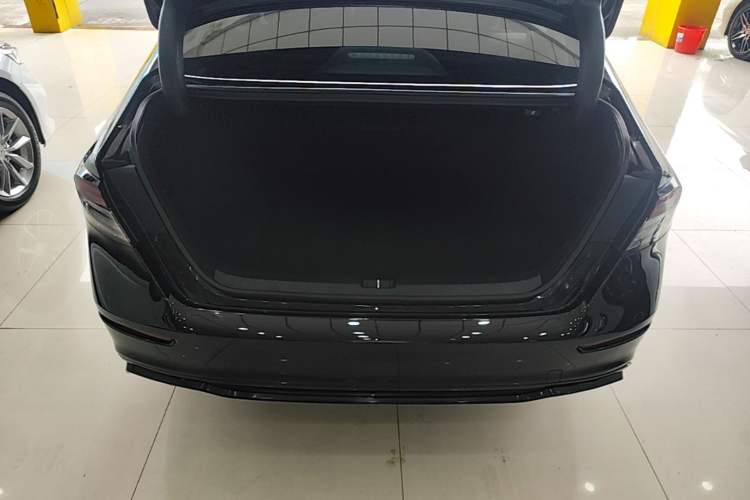Used Honda Accord 2025 Sport Series 260TURBO Luxury Edition Trunk