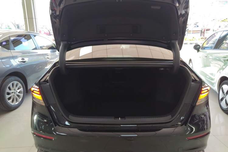 Used Honda Accord 2025 Sport Series 260TURBO Luxury Edition Trunk