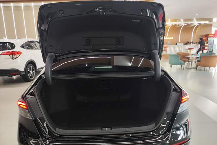 Used Honda Accord 2025 260TURBO Luxury Edition Trunk