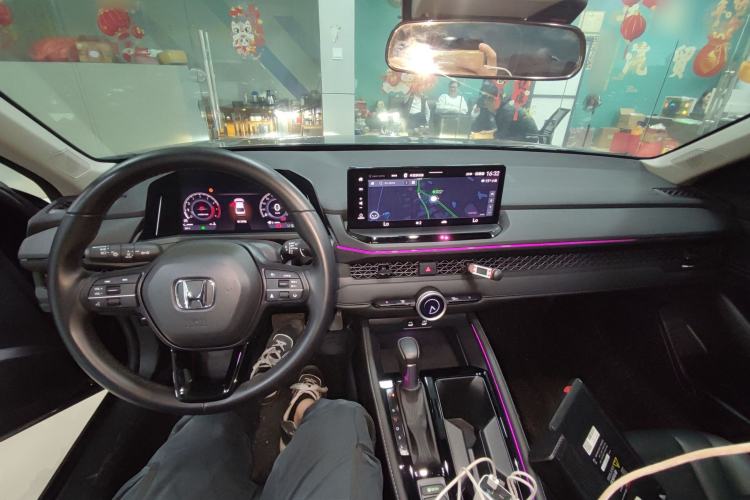 Used Honda Accord 2025 260TURBO Luxury Edition Center Console