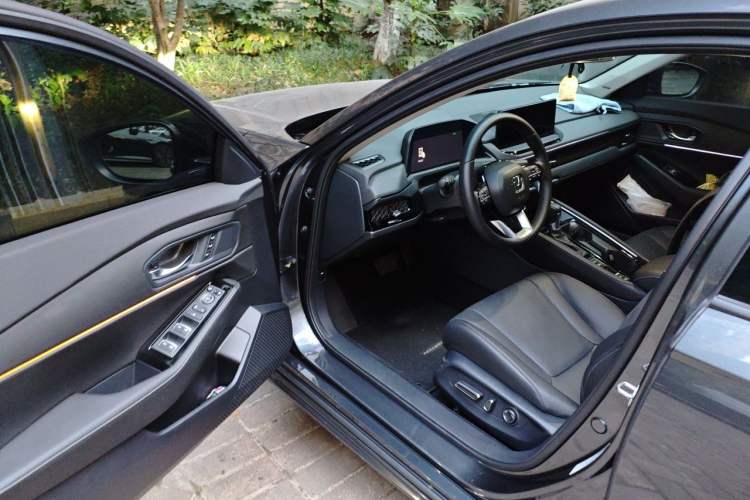 Used Honda Accord 2025 Sport Series 260TURBO Prestige Edition Driver Seat