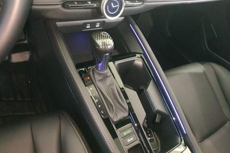 Used Honda Accord 2025 Sport Series 260TURBO Luxury Edition Gear Lever