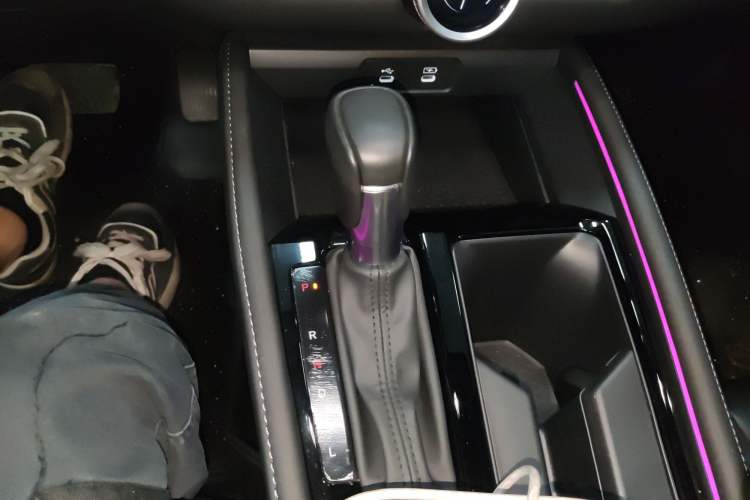 Used Honda Accord 2025 260TURBO Luxury Edition Gear Lever