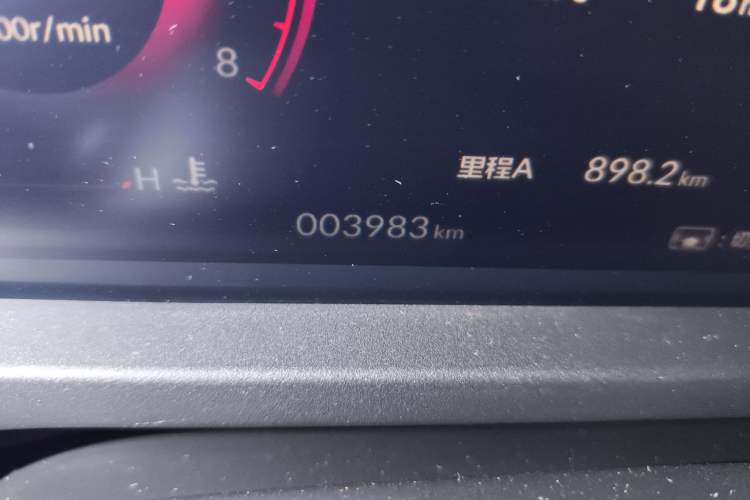 Used Honda Accord 2025 260TURBO Luxury Edition Odometer Close Up