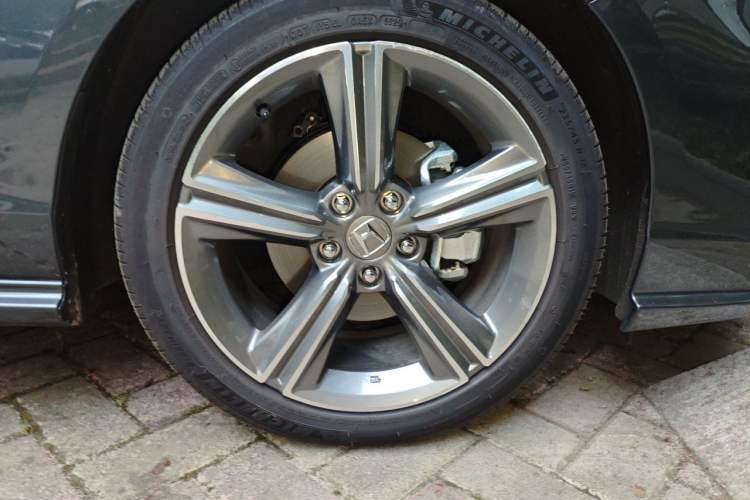 Used Honda Accord 2025 Sport Series 260TURBO Prestige Edition Right Front Wheel Hub