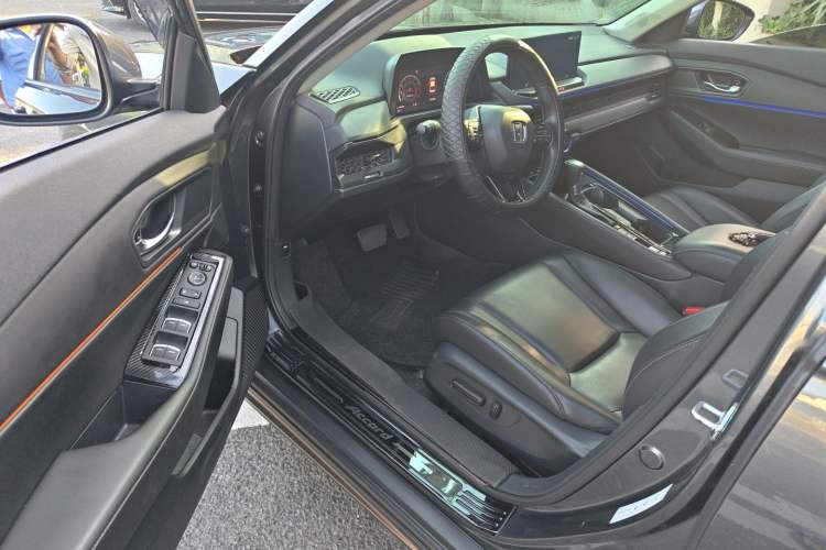 Used Honda Accord 2025 260TURBO Luxury Edition Driver Seat