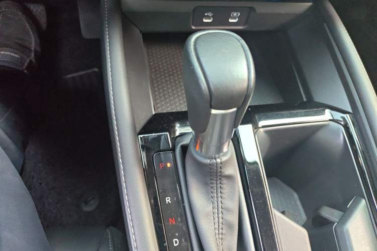 Used Honda Accord 2025 260TURBO Luxury Edition Gear Lever
