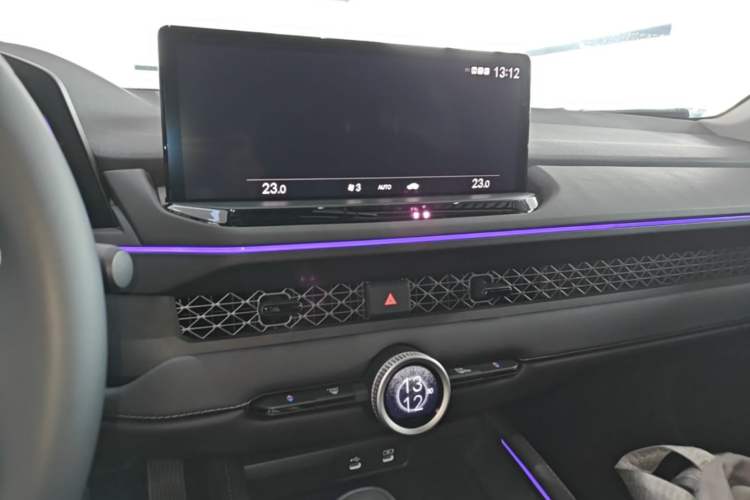 Used Honda Accord 2025 Sport Series 260TURBO Luxury Edition Audio And AC Panel