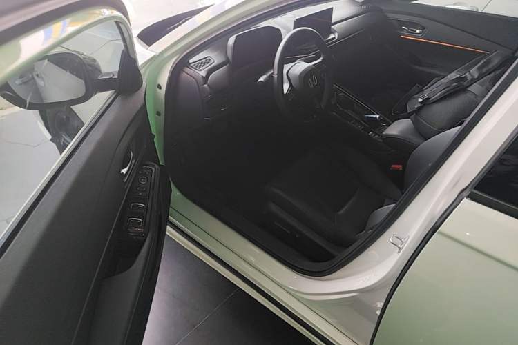 Used Honda Accord 2025 Sport Series 260TURBO Luxury Edition Driver Seat
