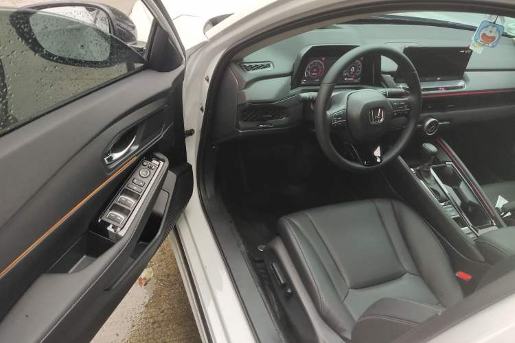 Used Honda Accord 2025 Sport Series 260TURBO Luxury Edition Driver Seat