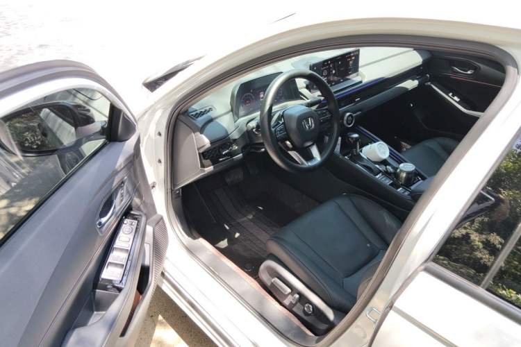 Used Honda Accord 2025 Sport Series 260TURBO Prestige Edition Driver Seat