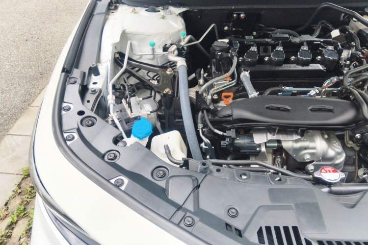 Used Honda Accord 2025 Sport Series 260TURBO Luxury Edition Engine Bay Right