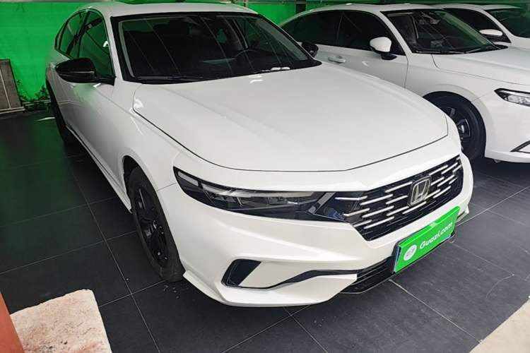 Used Honda Accord 2025 Sport Series 260TURBO Luxury Edition Front Right 45 Deg