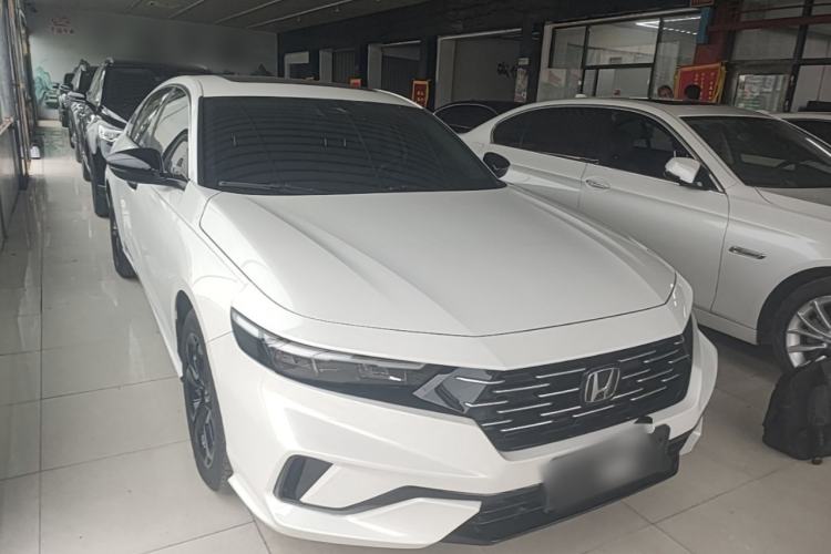 Used Honda Accord 2025 Sport Series 260TURBO Luxury Edition Front Right 45 Deg