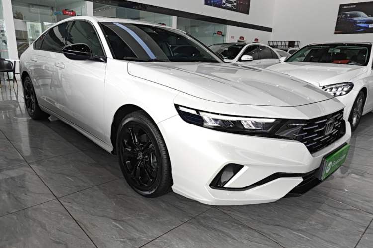 Used Honda Accord 2025 Sport Series 260TURBO Luxury Edition Front Right 45 Deg