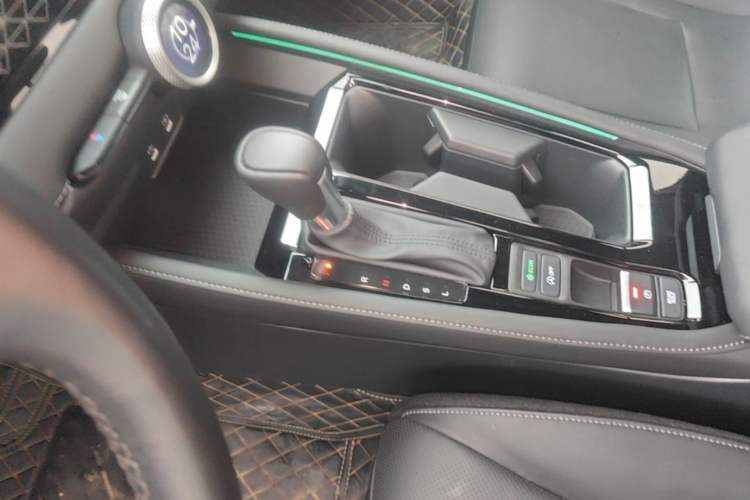 Used Honda Accord 2025 260TURBO Prestige Edition Gear Lever