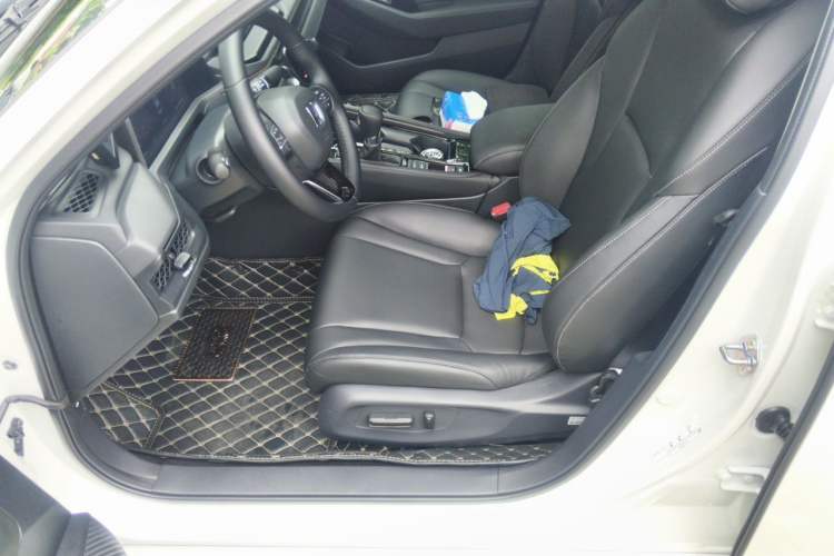 Used Honda Accord 2025 Sport Series 260TURBO Luxury Edition Left Front Seat
