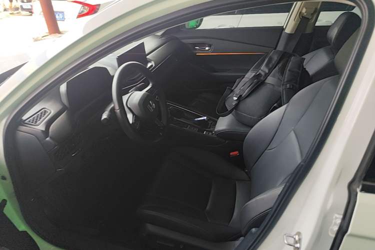 Used Honda Accord 2025 Sport Series 260TURBO Luxury Edition Left Front Seat