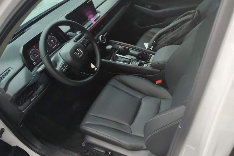 Used Honda Accord 2025 Sport Series 260TURBO Luxury Edition Left Front Seat