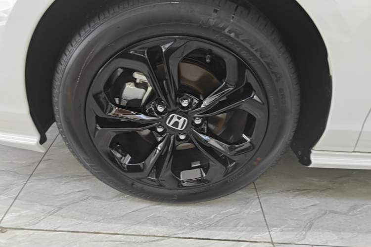 Used Honda Accord 2025 Sport Series 260TURBO Luxury Edition Left Front Wheel Hub