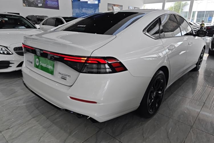 Used Honda Accord 2025 Sport Series 260TURBO Luxury Edition Rear Right 45 Deg