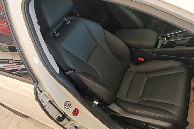 Used Honda Accord 2025 260TURBO Luxury Edition Right Front Seat