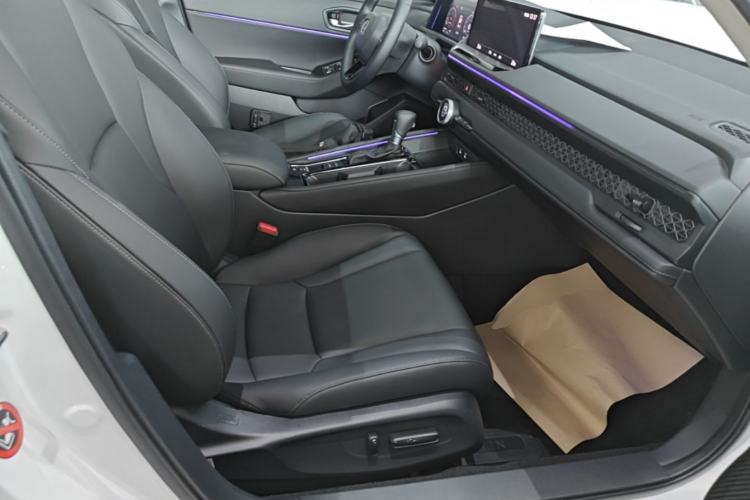 Used Honda Accord 2025 Sport Series 260TURBO Luxury Edition Right Front Seat