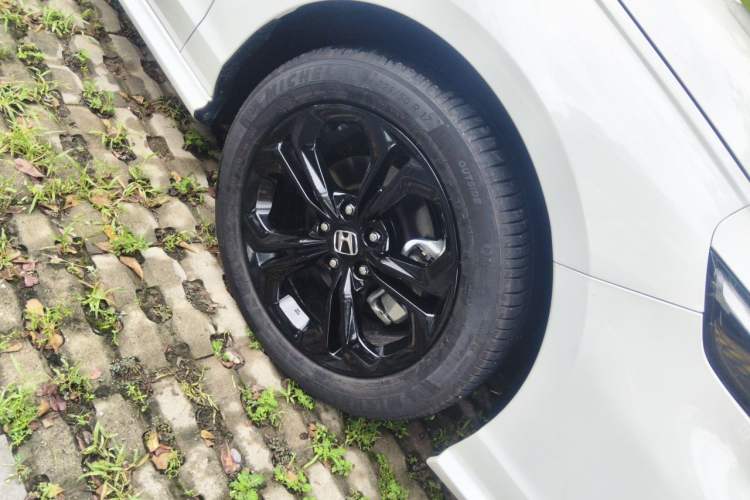 Used Honda Accord 2025 Sport Series 260TURBO Luxury Edition Right Front Wheel Hub