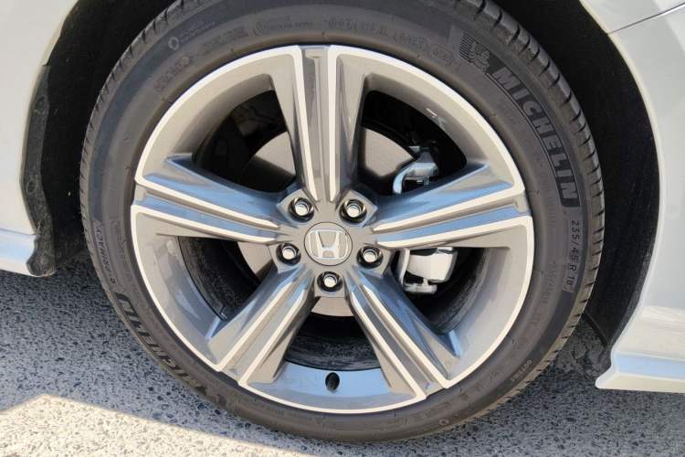 Used Honda Accord 2025 Sport Series 260TURBO Prestige Edition Right Front Wheel Hub