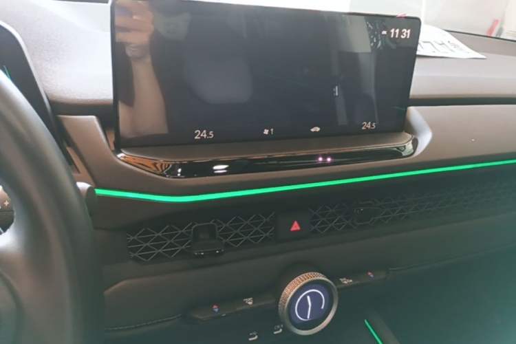 Used Honda Accord New Energy 2023 2.0L ePHEV Luxury Edition Audio And AC Panel