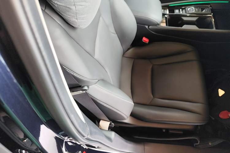 Used Honda Accord New Energy 2023 2.0L ePHEV Luxury Edition Right Front Seat