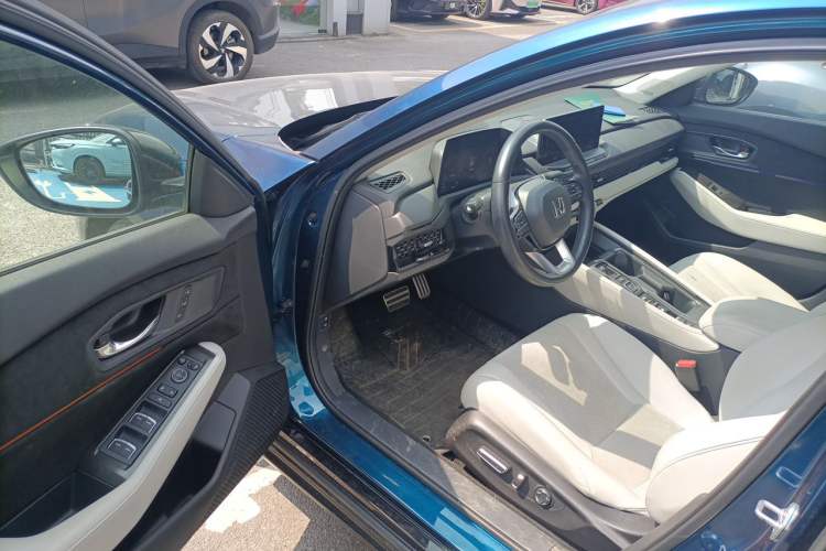 Used Honda Accord New Energy 2023 2.0L ePHEV Flagship Edition Driver Seat