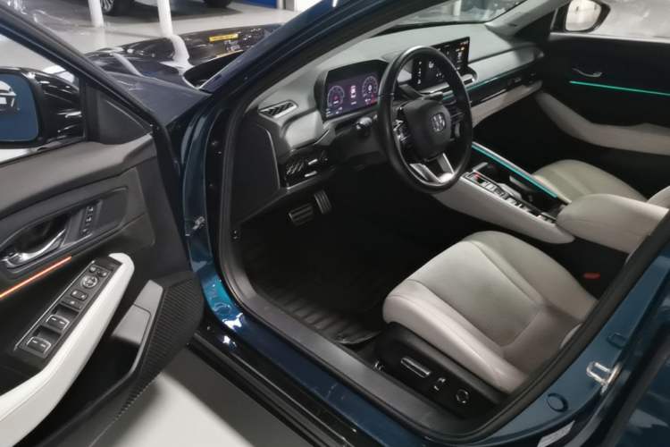 Used Honda Accord New Energy 2023 2.0L ePHEV Flagship Edition Driver Seat