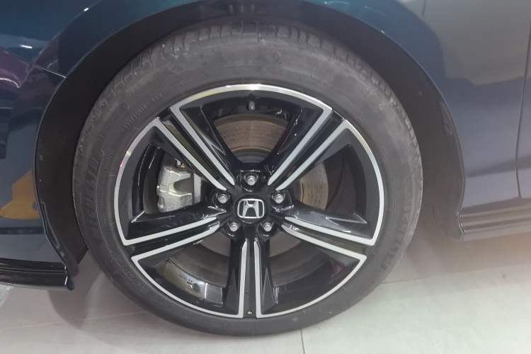 Used Honda Accord New Energy 2023 2.0L ePHEV Flagship Edition Left Front Wheel Hub