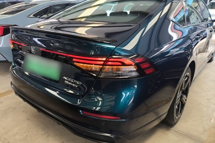 Used Honda Accord New Energy 2023 2.0L ePHEV Flagship Edition Rear Right 45 Deg