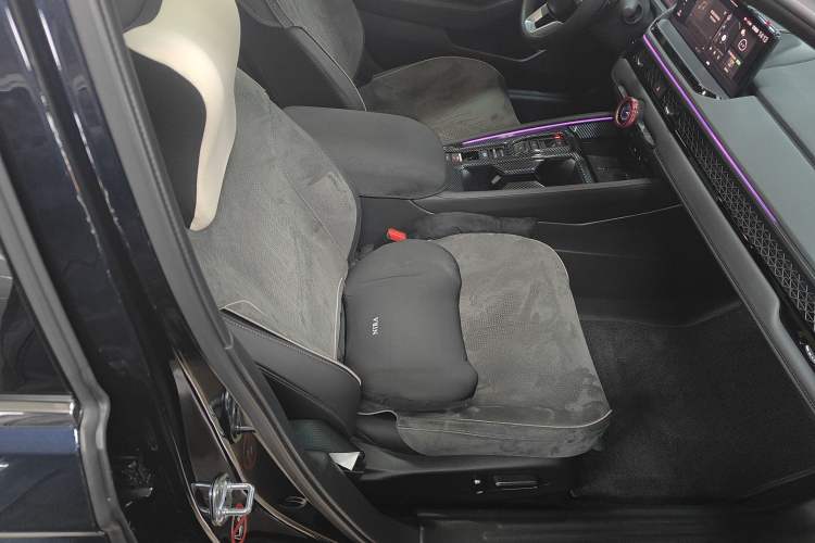 Used Honda Accord New Energy 2023 2.0L ePHEV Prestige Edition Right Front Seat