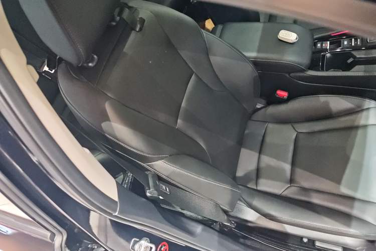 Used Honda Accord New Energy 2023 2.0L ePHEV Luxury Edition Right Front Seat