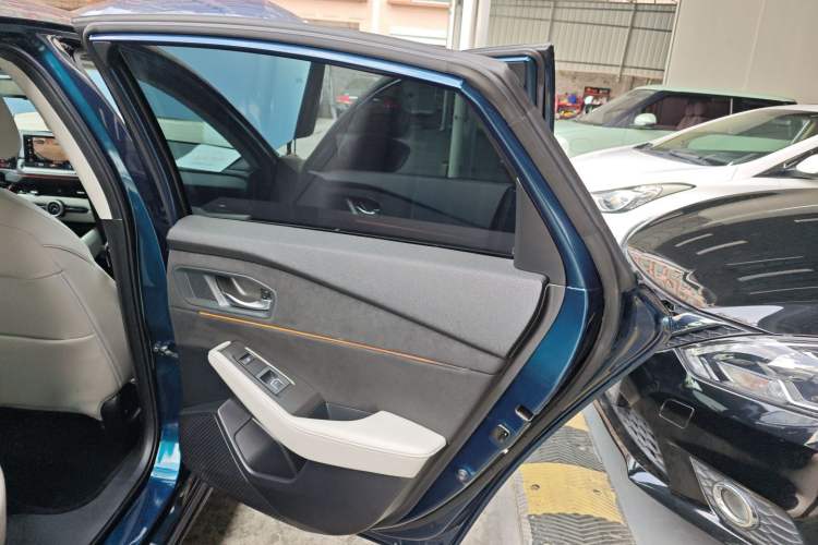 Used Honda Accord New Energy 2023 2.0L ePHEV Flagship Edition Right Rear Door Interior