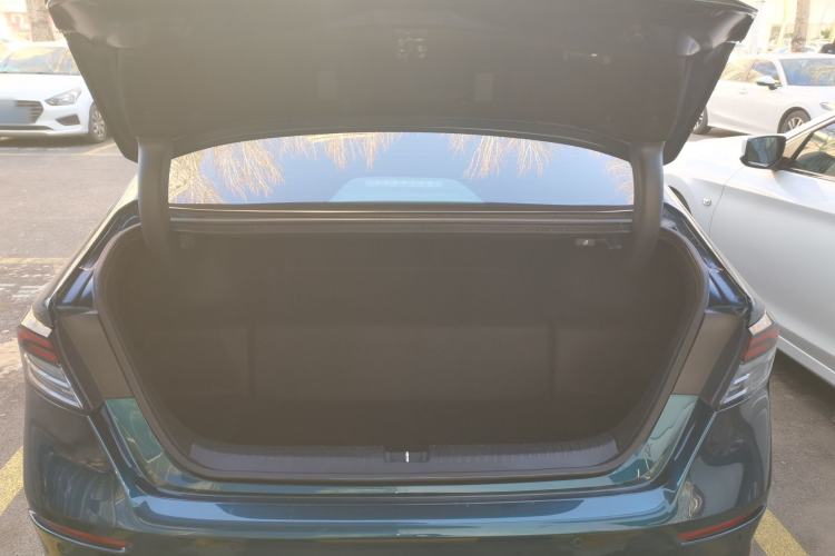 Used Honda Accord New Energy 2023 2.0L ePHEV Flagship Edition Trunk