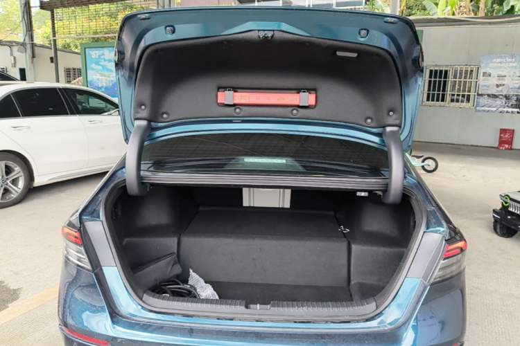 Used Honda Accord New Energy 2023 2.0L ePHEV Flagship Edition Trunk