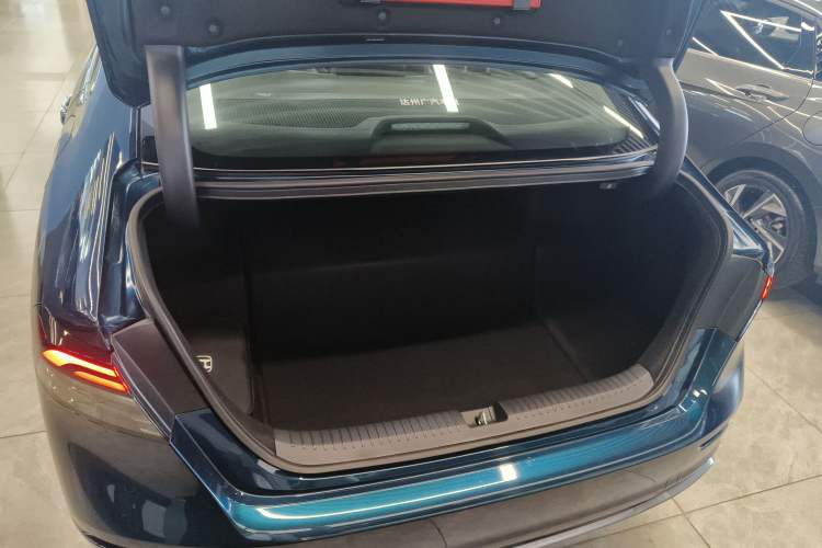 Used Honda Accord New Energy 2023 2.0L ePHEV Prestige Edition Trunk