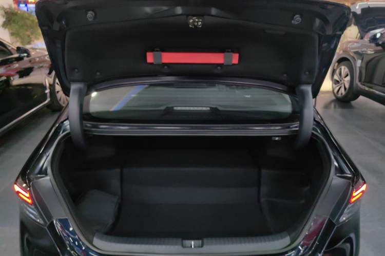 Used Honda Accord New Energy 2023 2.0L ePHEV Prestige Edition Trunk