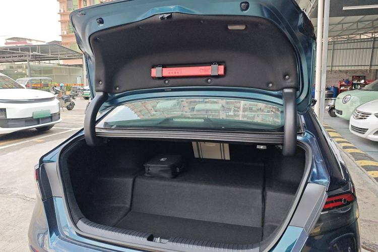 Used Honda Accord New Energy 2023 2.0L ePHEV Flagship Edition Trunk