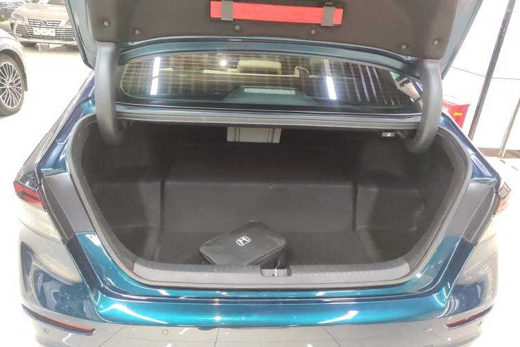 Used Honda Accord New Energy 2023 2.0L ePHEV Flagship Edition Trunk