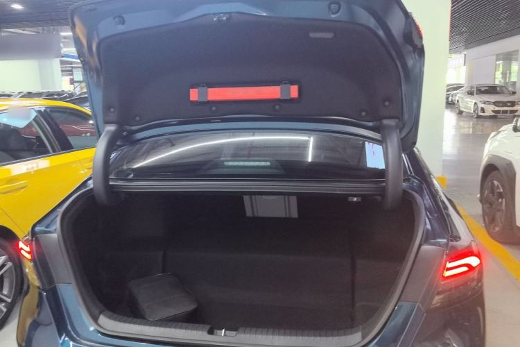 Used Honda Accord New Energy 2023 2.0L ePHEV Flagship Edition Trunk