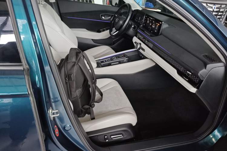 Used Honda Accord New Energy 2023 2.0L ePHEV Flagship Edition Right Front Seat