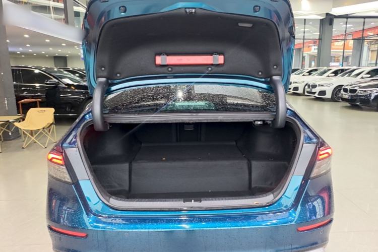 Used Honda Accord New Energy 2023 2.0L ePHEV Flagship Edition Trunk
