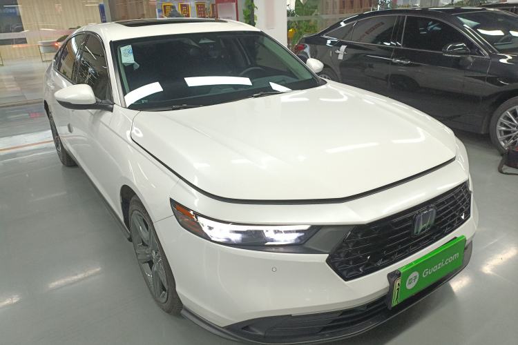 Used Honda Accord New Energy 2023 2.0L ePHEV Smart Edition Front Right 45 Deg