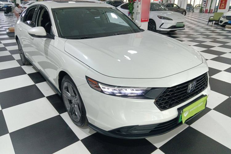 Used Honda Accord New Energy 2023 2.0L ePHEV Luxury Edition Front Right 45 Deg