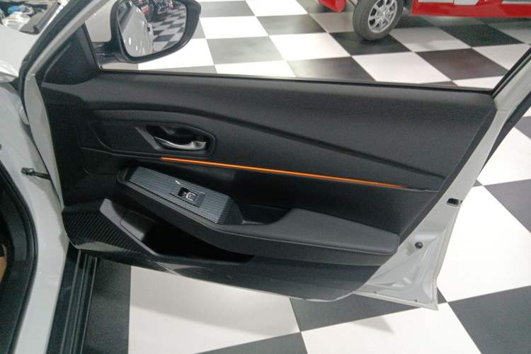 Used Honda Accord New Energy 2023 2.0L ePHEV Luxury Edition Right Front Door Interior